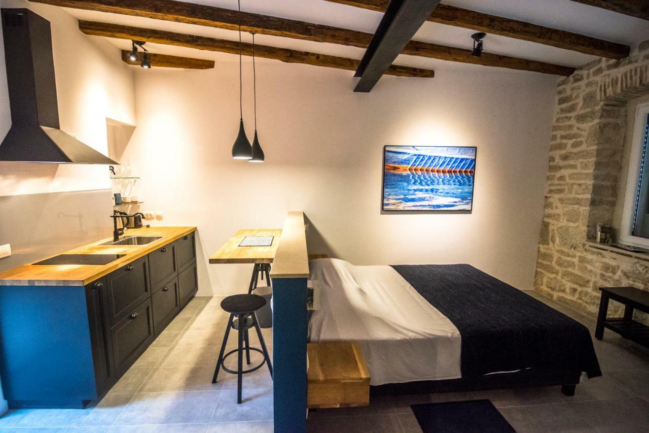 Studio Bluestone Rovinj Bagian luar foto